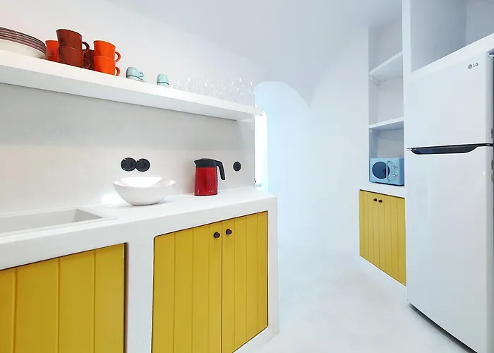 Sun Spell With Sea View-private Plunge Pool Fira (Santorini)